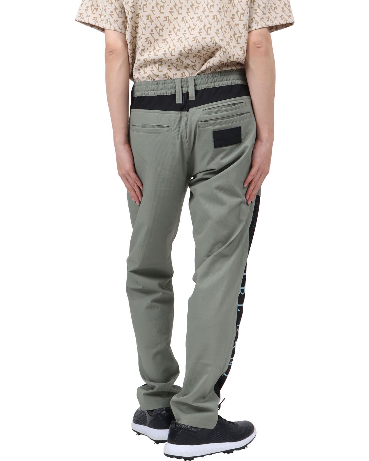 カーキ：173cm63kg(34inc着用)