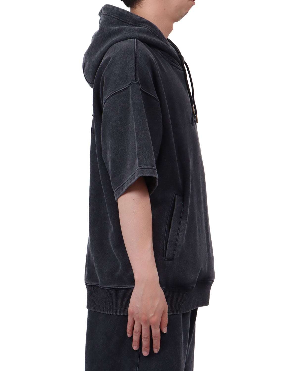 ブラック：174cm62kg(Lサイズ着用)