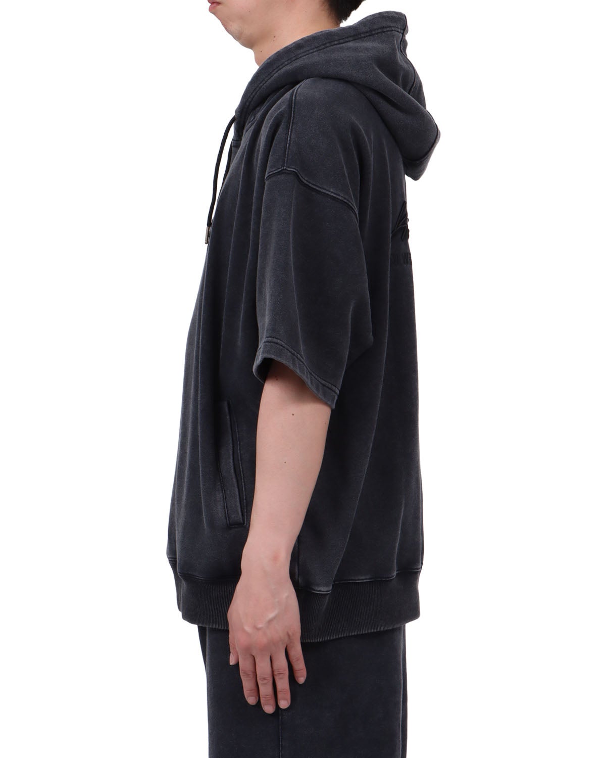 ブラック：174cm62kg(Lサイズ着用)