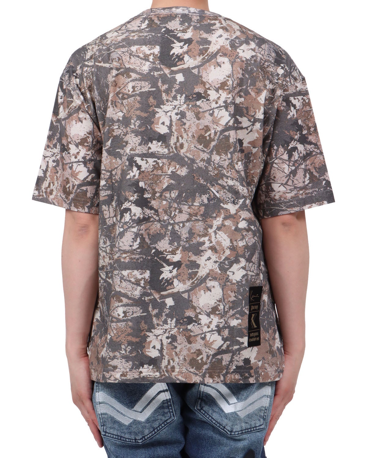 ベージュ：174cm62kg(Lサイズ着用)