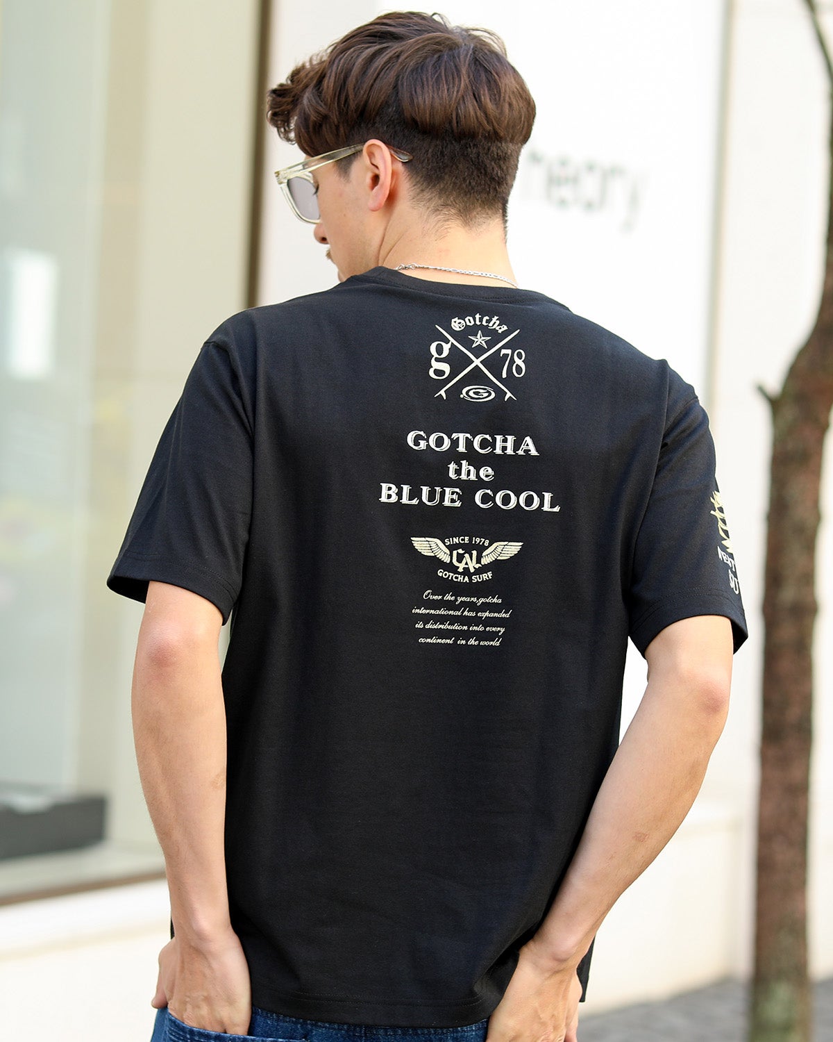 ブラック：180cm/70kg(Lサイズ着用)