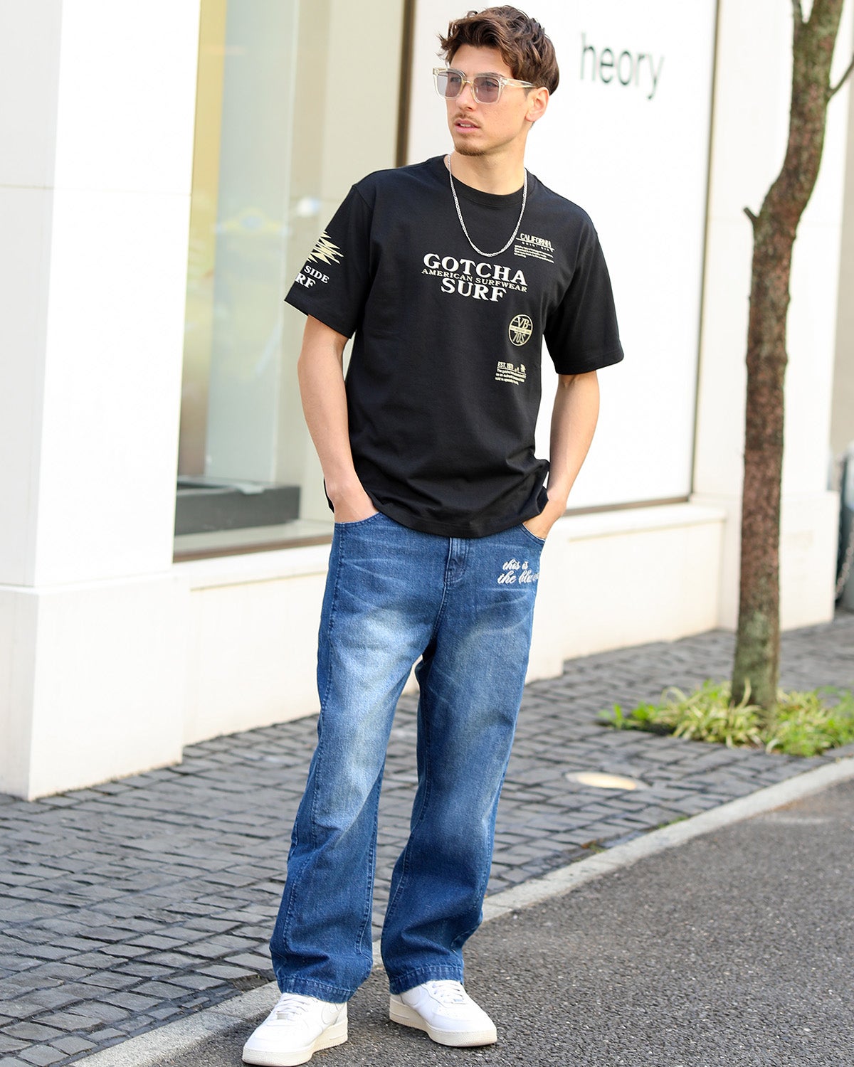 ブラック：180cm/70kg(Lサイズ着用)