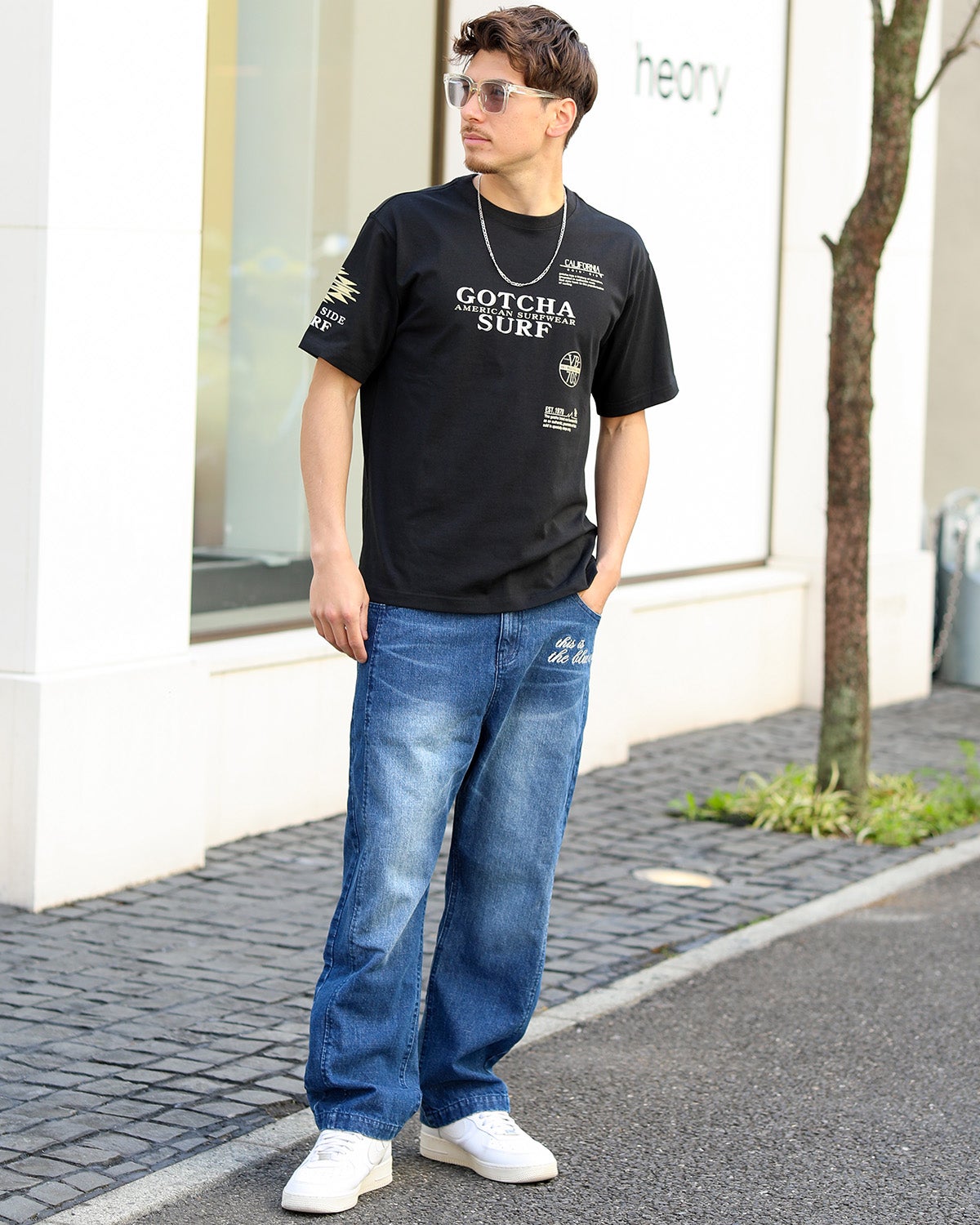 ブラック：180cm/70kg(Lサイズ着用)