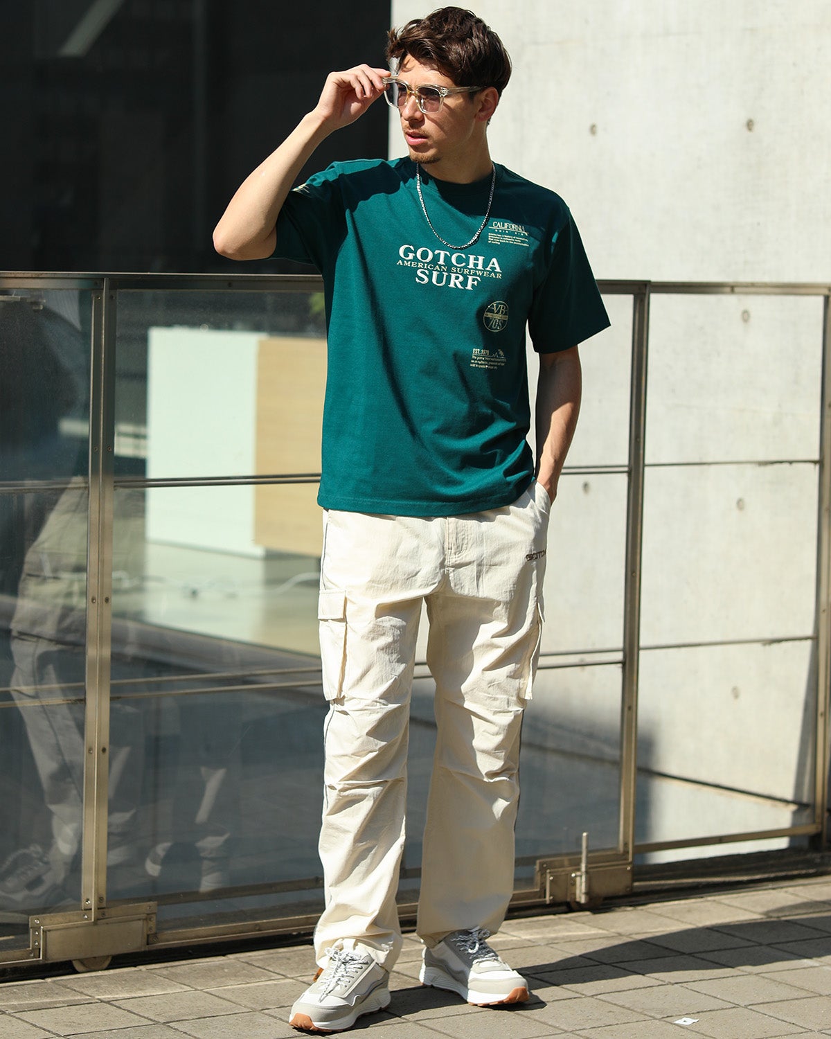 ダークグリーン：180cm/70kg(Lサイズ着用)