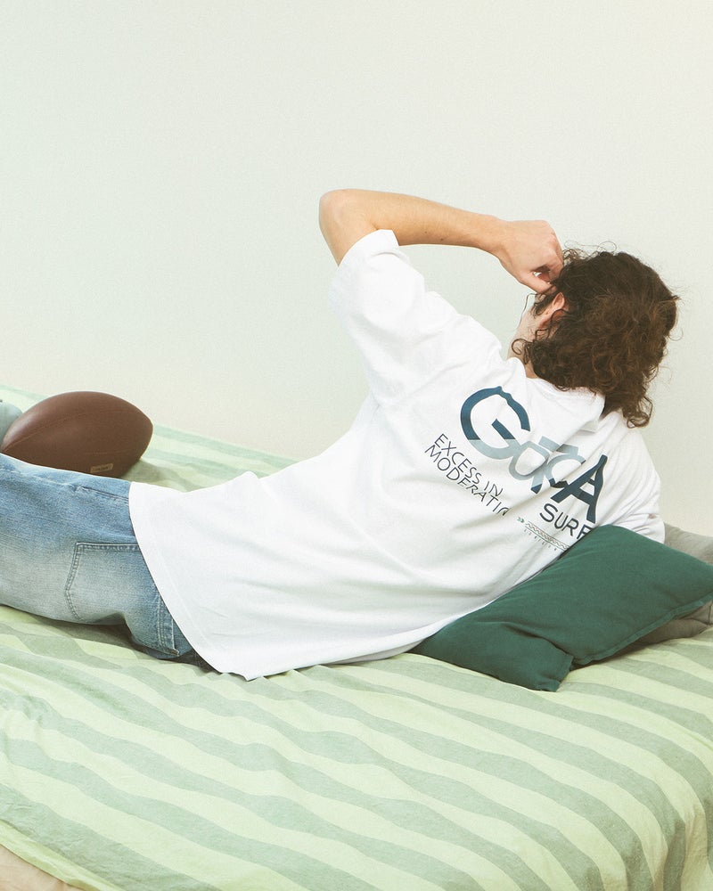 ホワイト：175cm/66kg(XLサイズ着用)