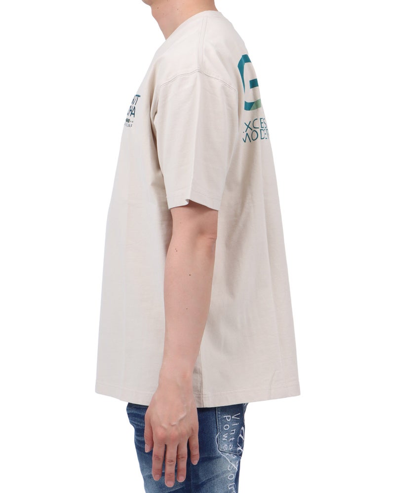 ベージュ：174cm62kg(Lサイズ着用)