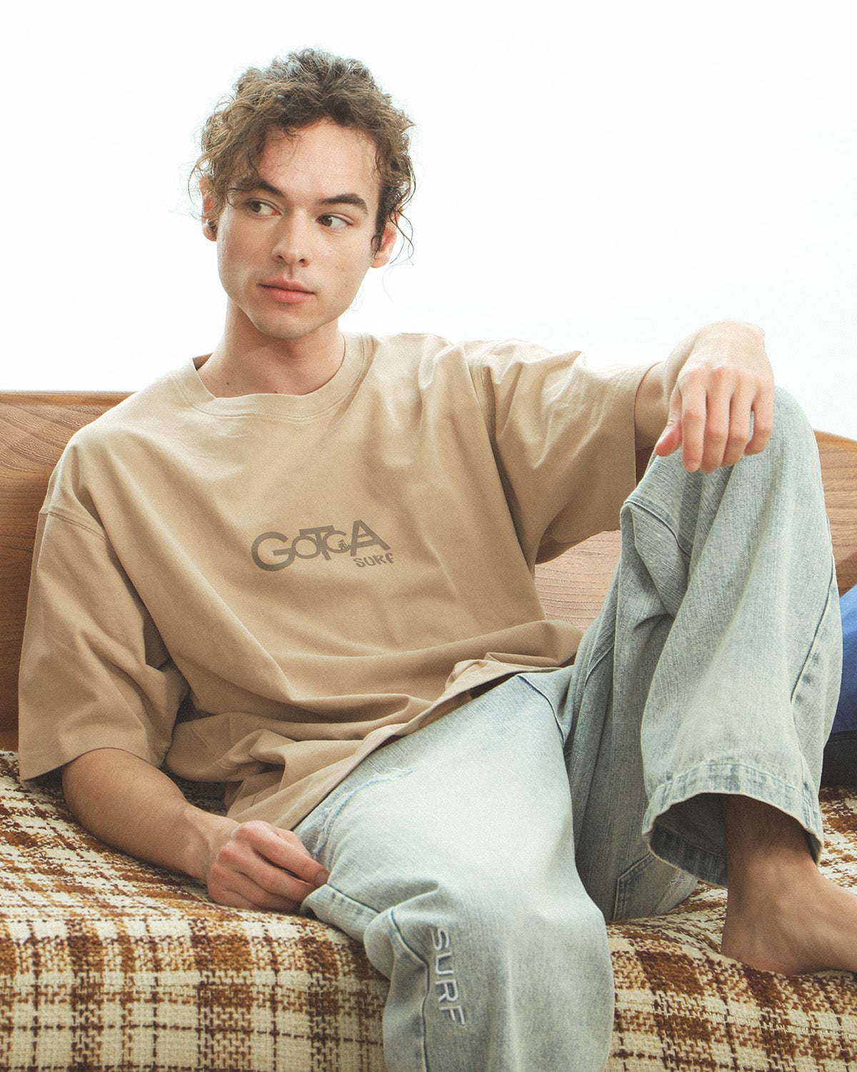 ベージュ：175cm/66kg(XLサイズ着用)