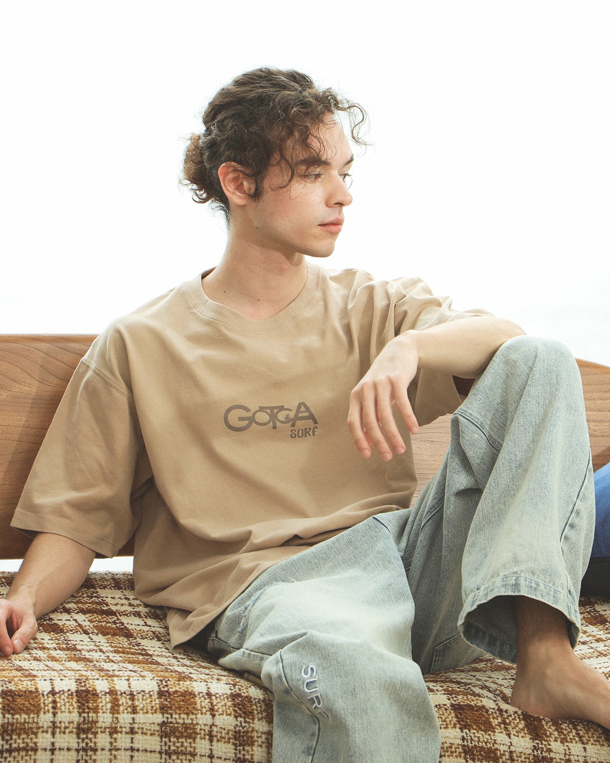 ベージュ：175cm/66kg(XLサイズ着用)