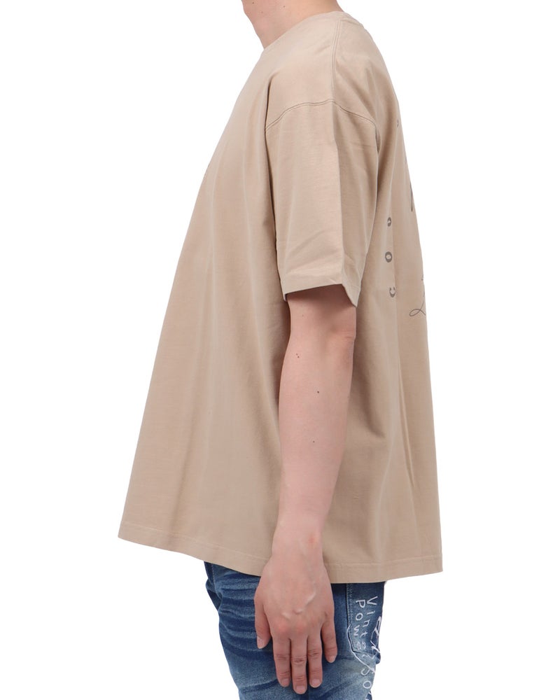 ベージュ：174cm62kg(Lサイズ着用)