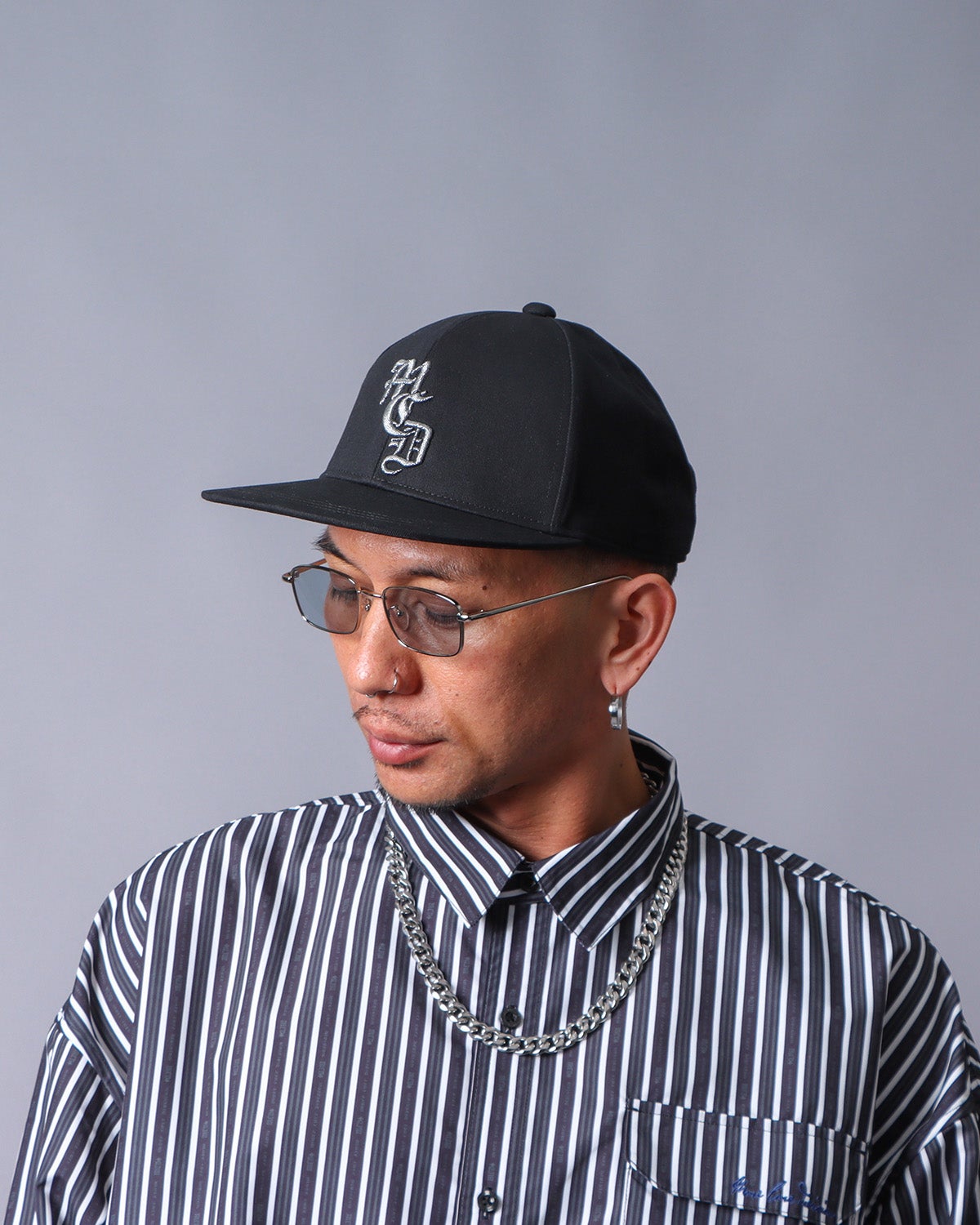 シルバー/グレー