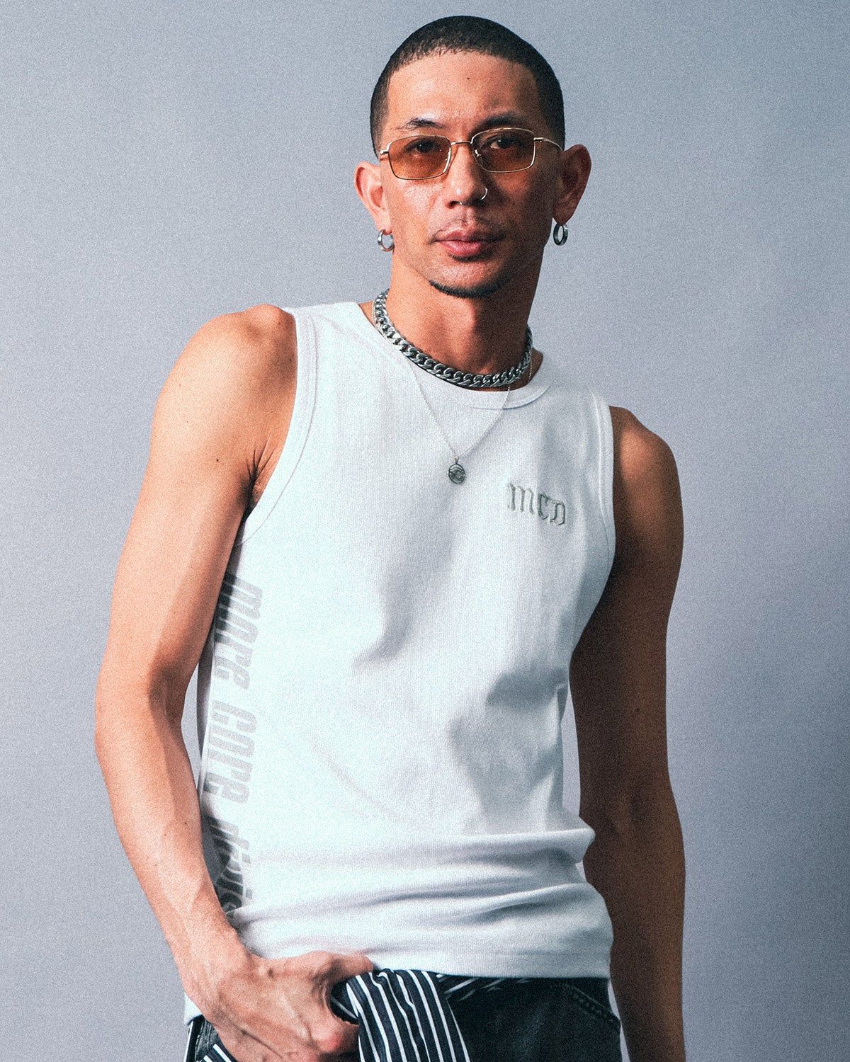 ホワイト：183cm(Lサイズ着用)