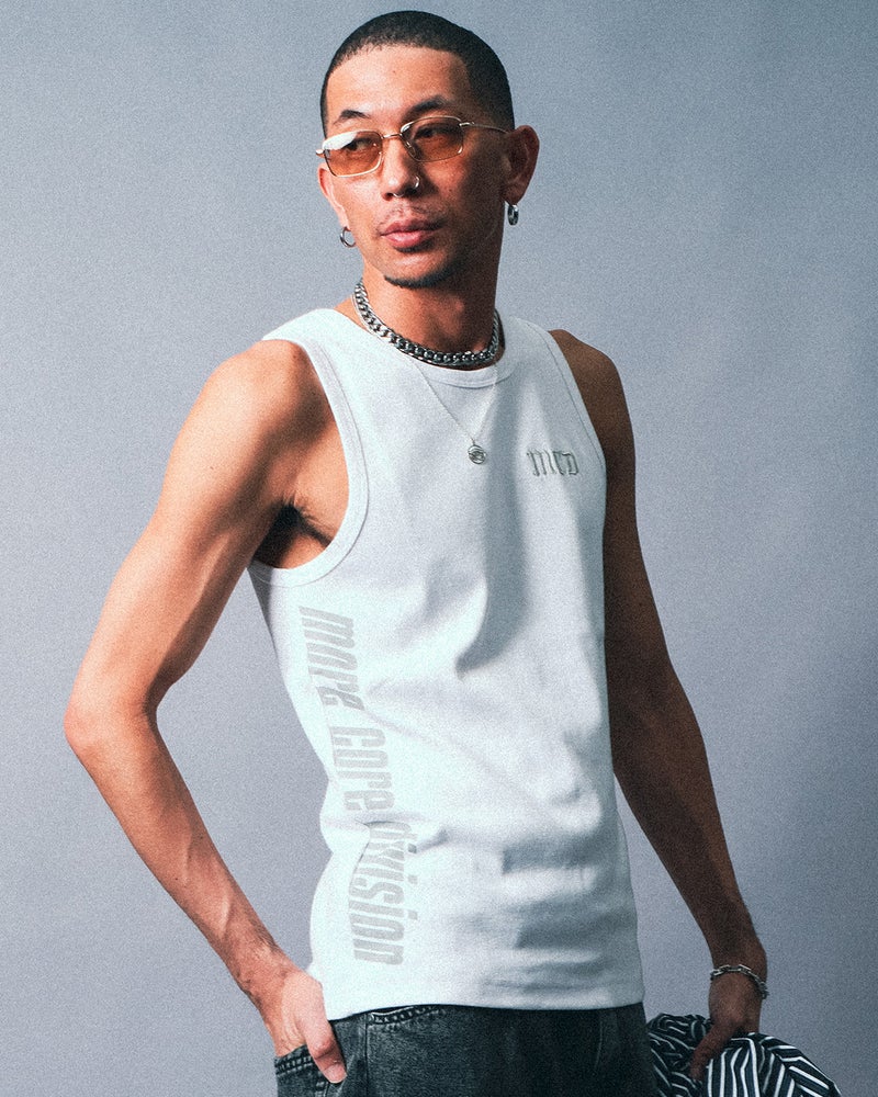 ホワイト：183cm(Lサイズ着用)