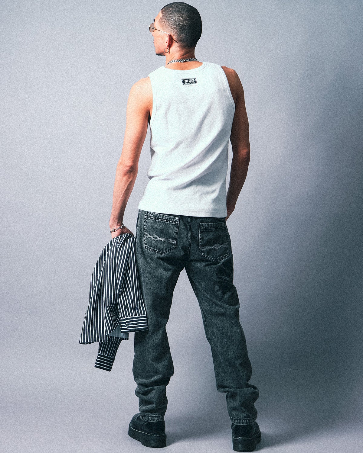 ホワイト：183cm(Lサイズ着用)