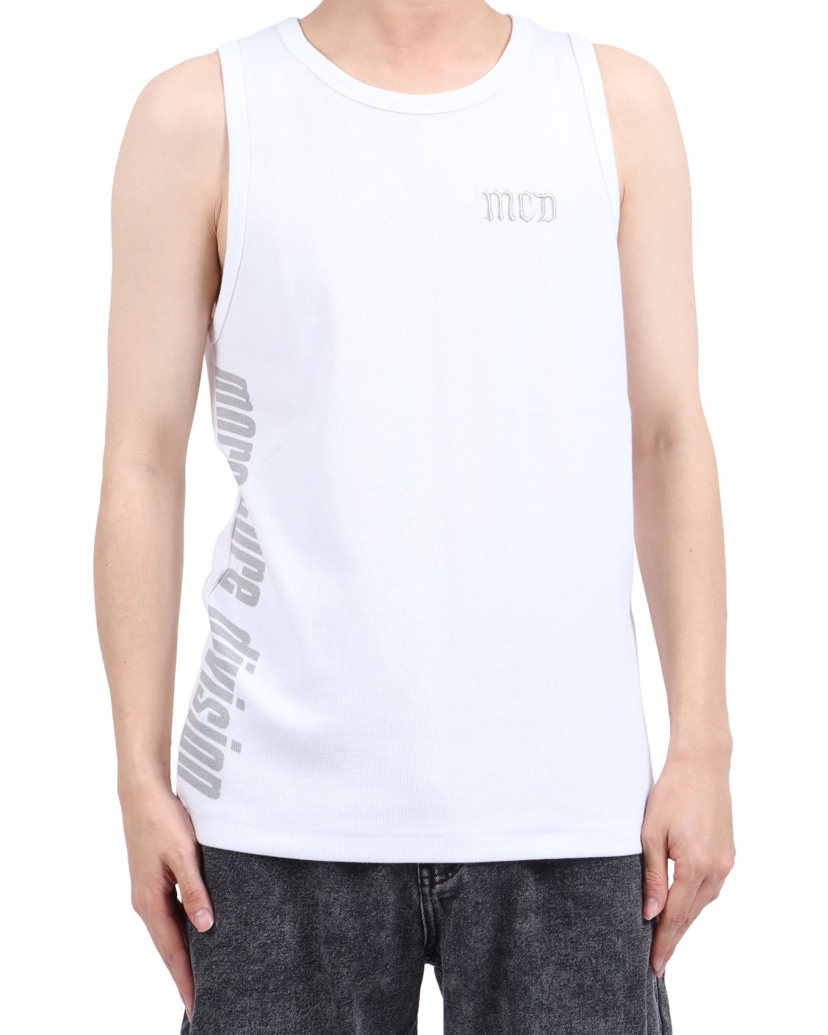 ホワイト：173cm63kg(Lサイズ着用)