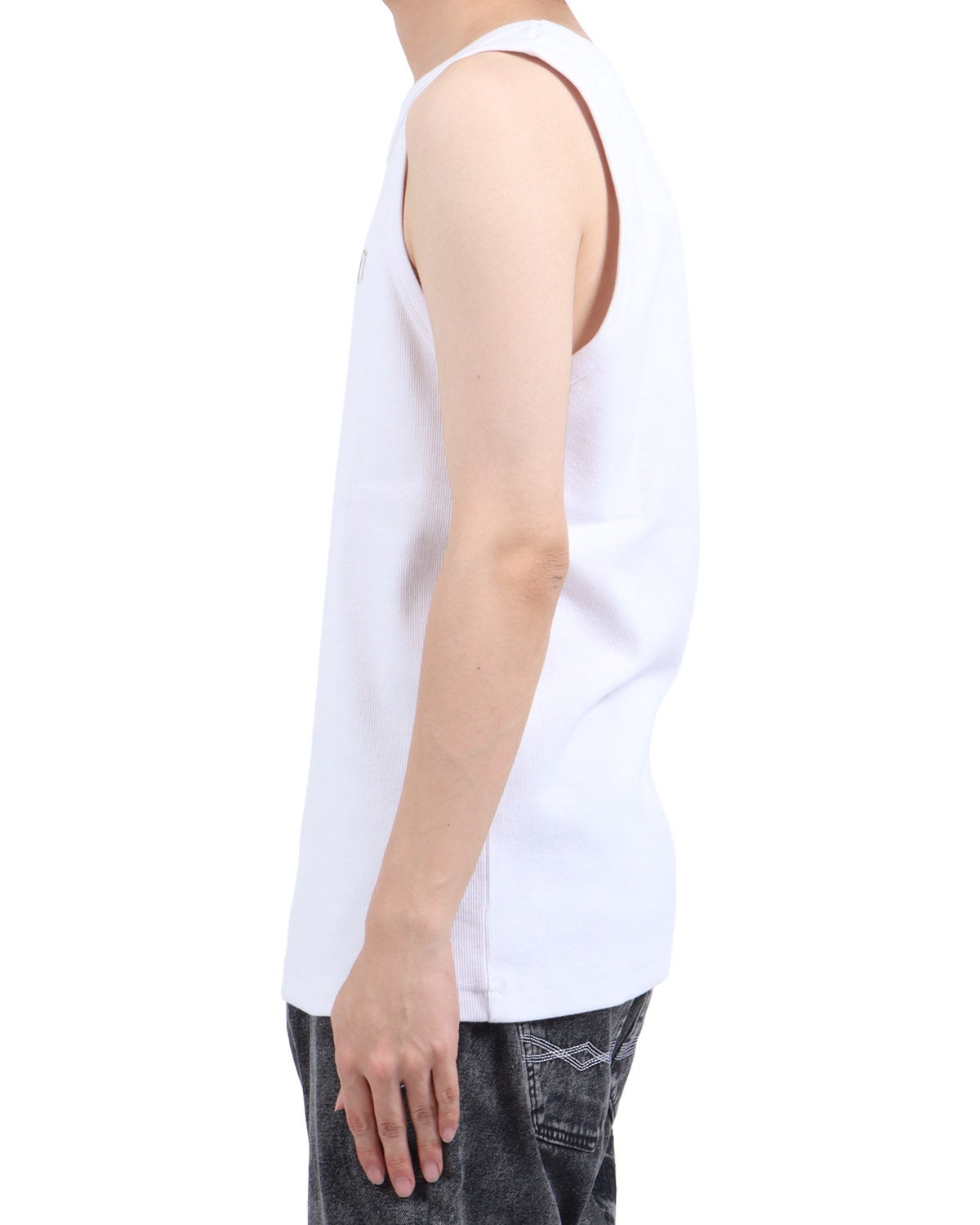 ホワイト：173cm63kg(Lサイズ着用)