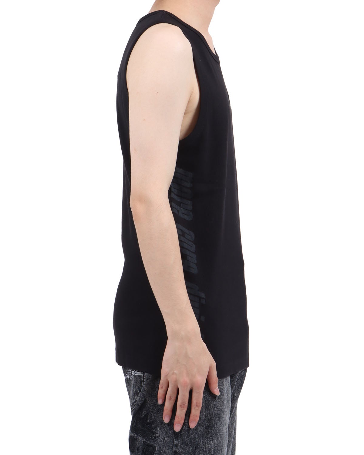 ブラック：173cm63kg(Lサイズ着用)