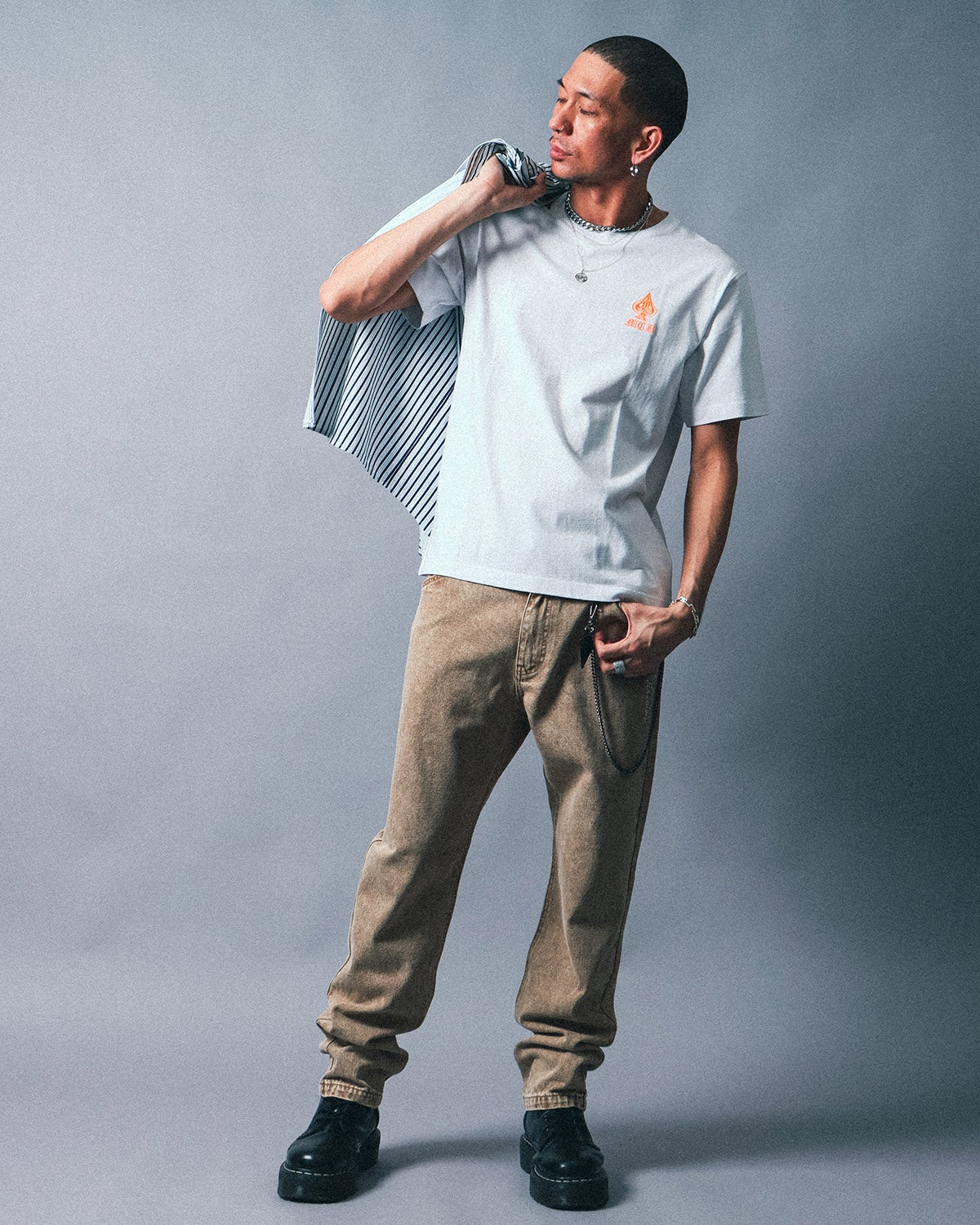 ホワイト：183cm(Lサイズ着用)