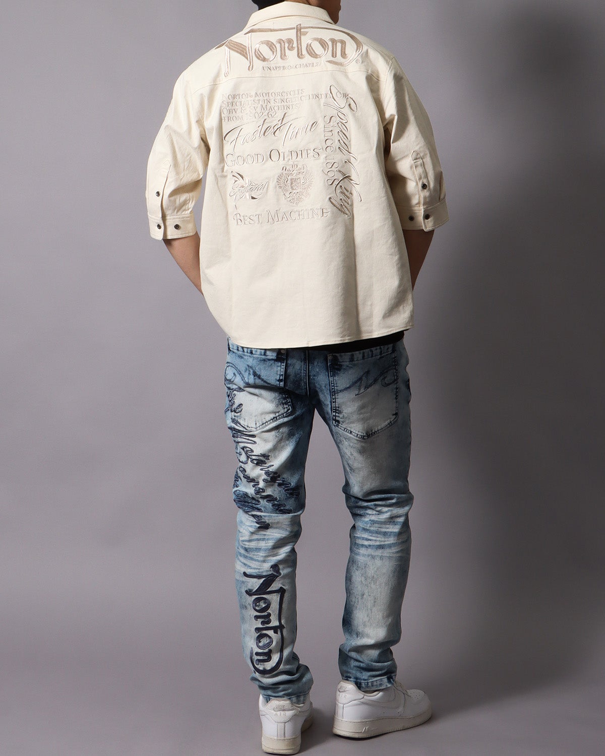 オフホワイト：178cm/75kg(Lサイズ着用）