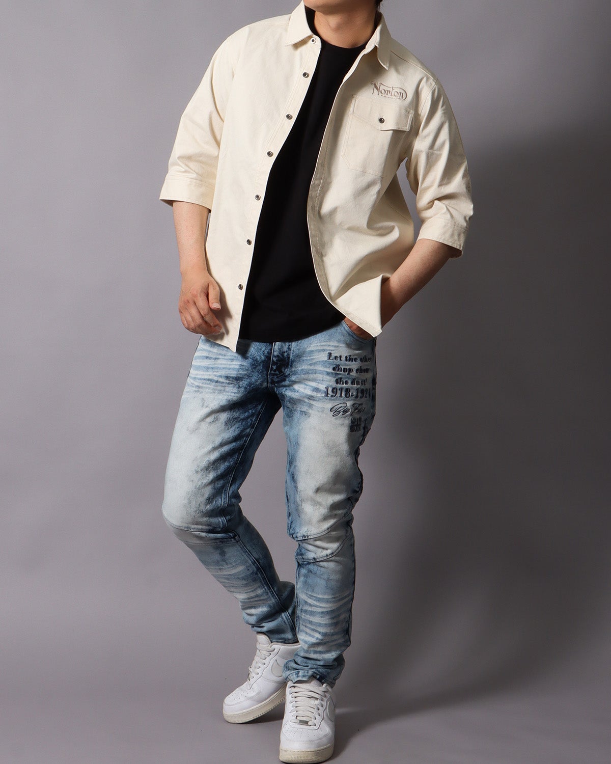 オフホワイト：178cm/75kg(Lサイズ着用）