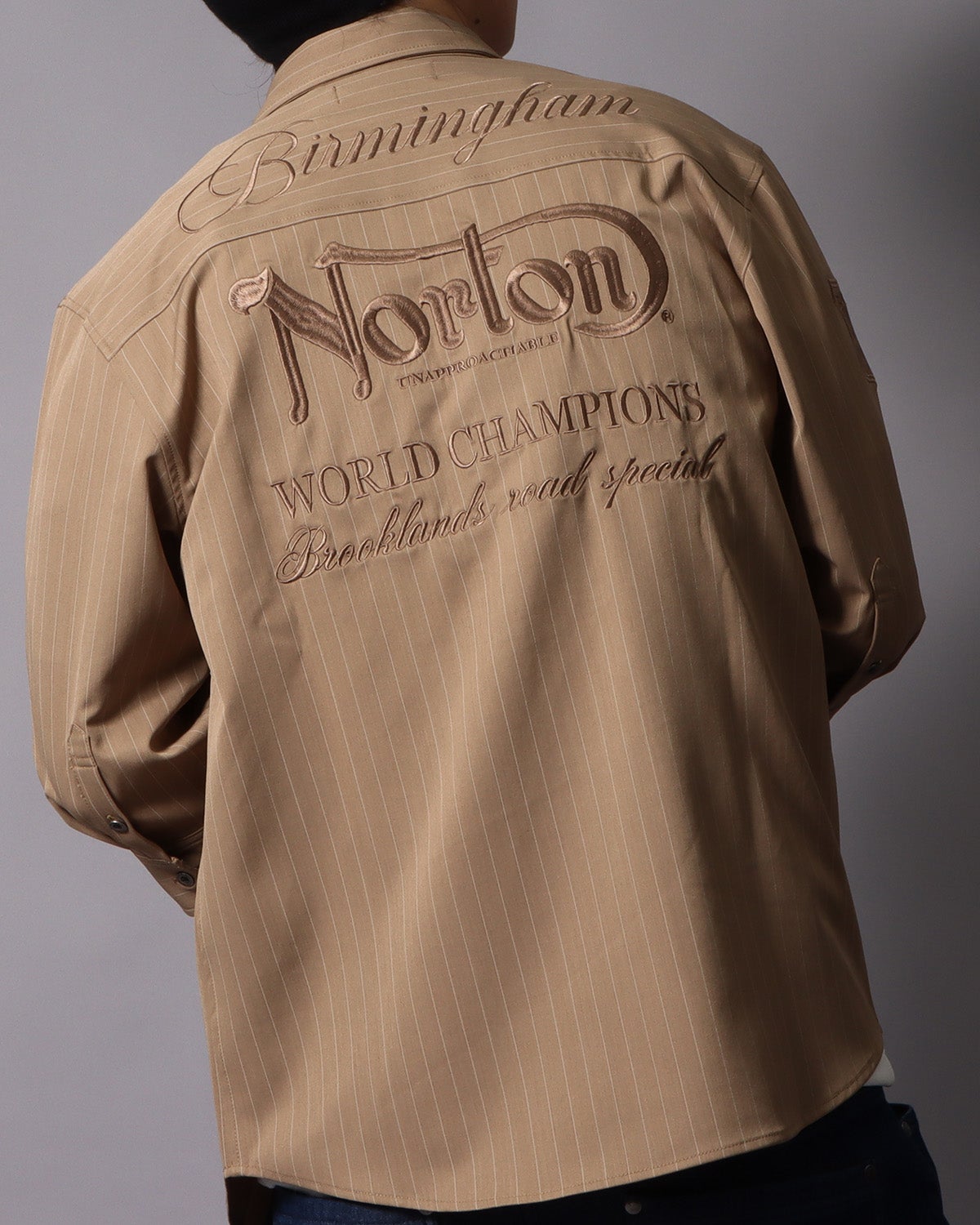 サンドべージュ：178cm/75kg(Lサイズ着用）