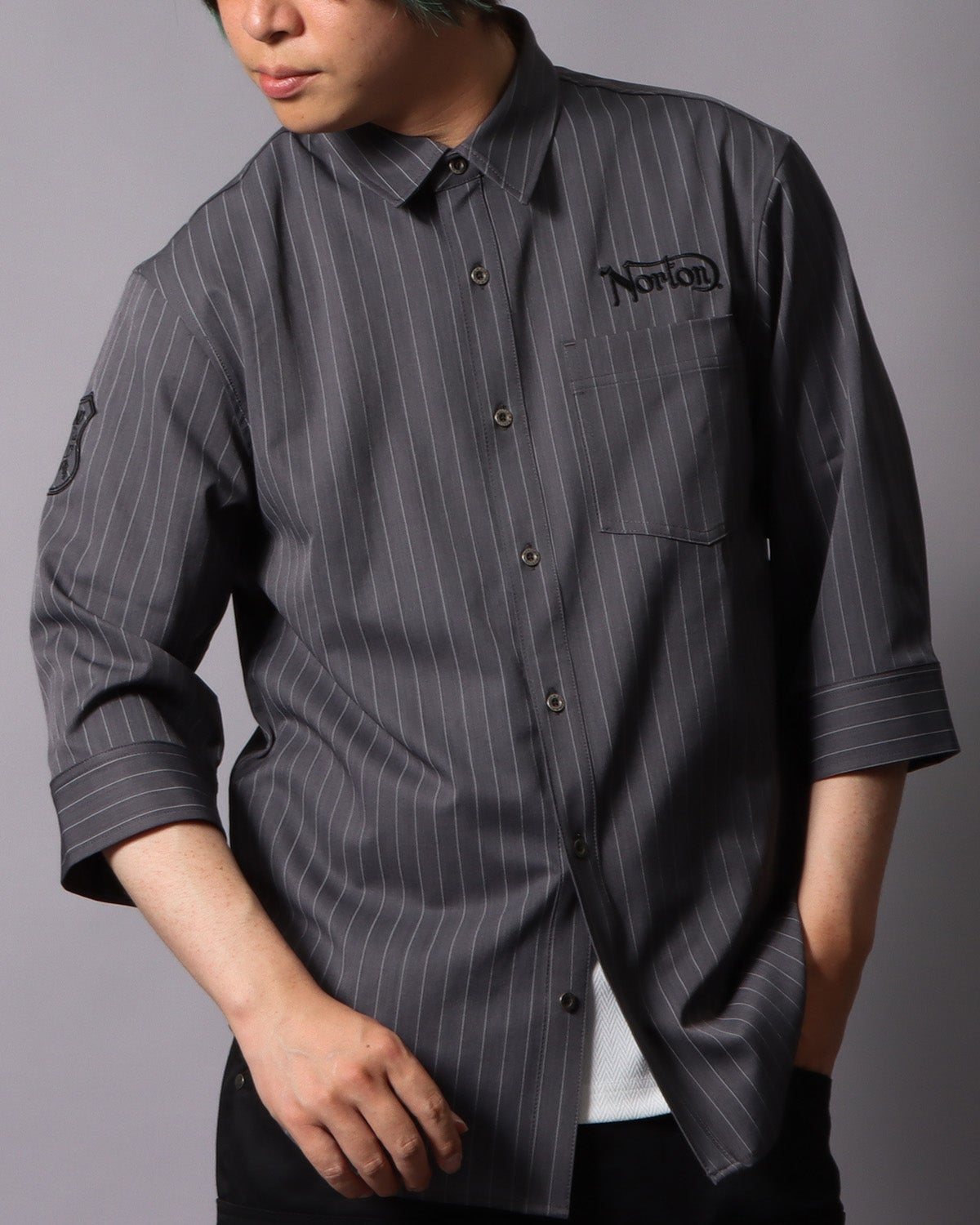 グレー：178cm/75kg(Lサイズ着用）