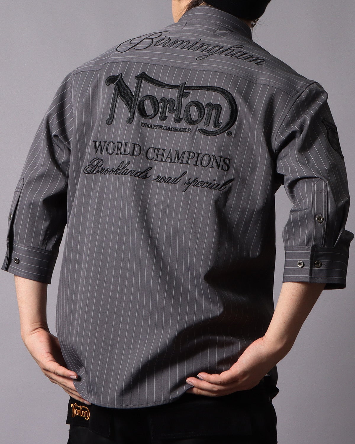 グレー：178cm/75kg(Lサイズ着用）