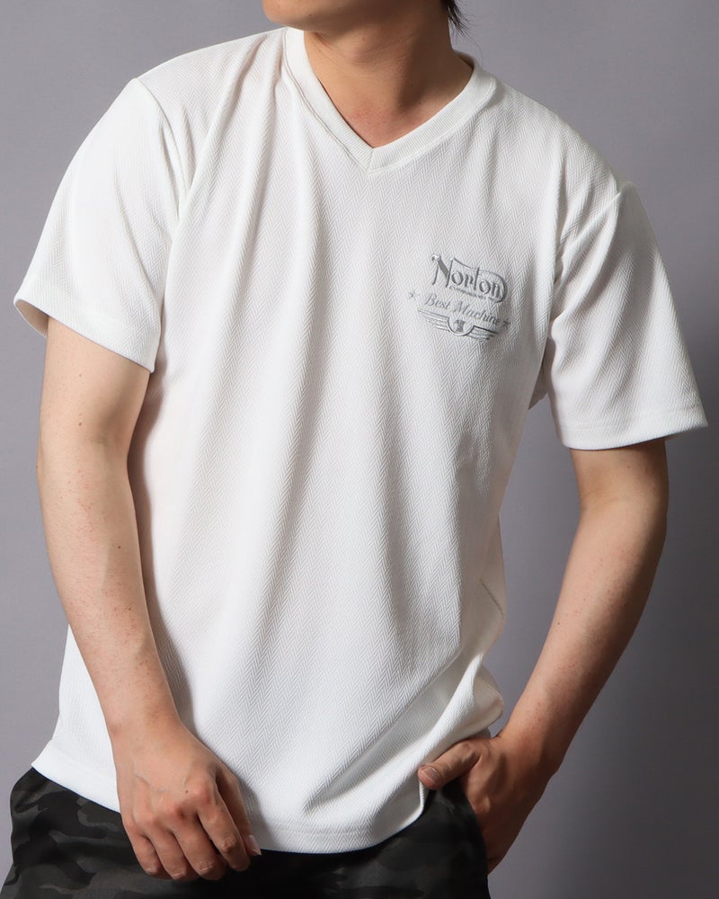 ホワイト：178cm/75kg(Lサイズ着用）