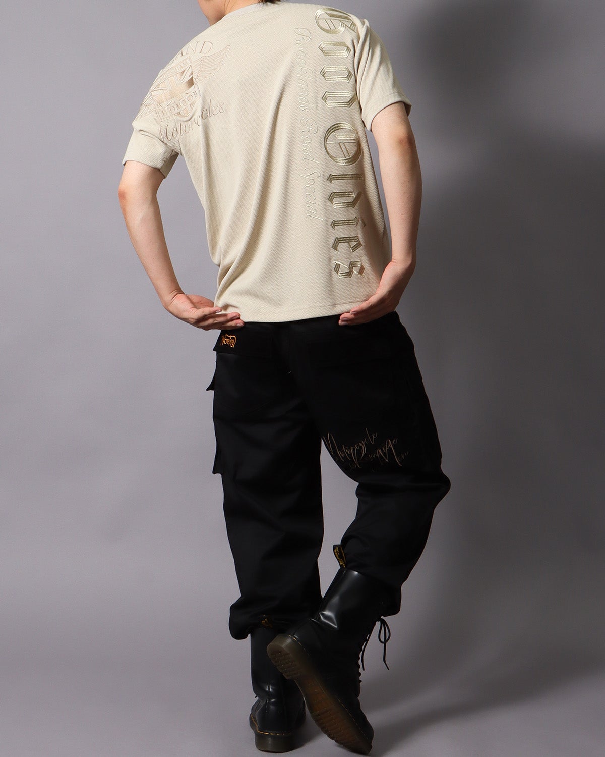 ベージュ：178cm/75kg(Lサイズ着用）