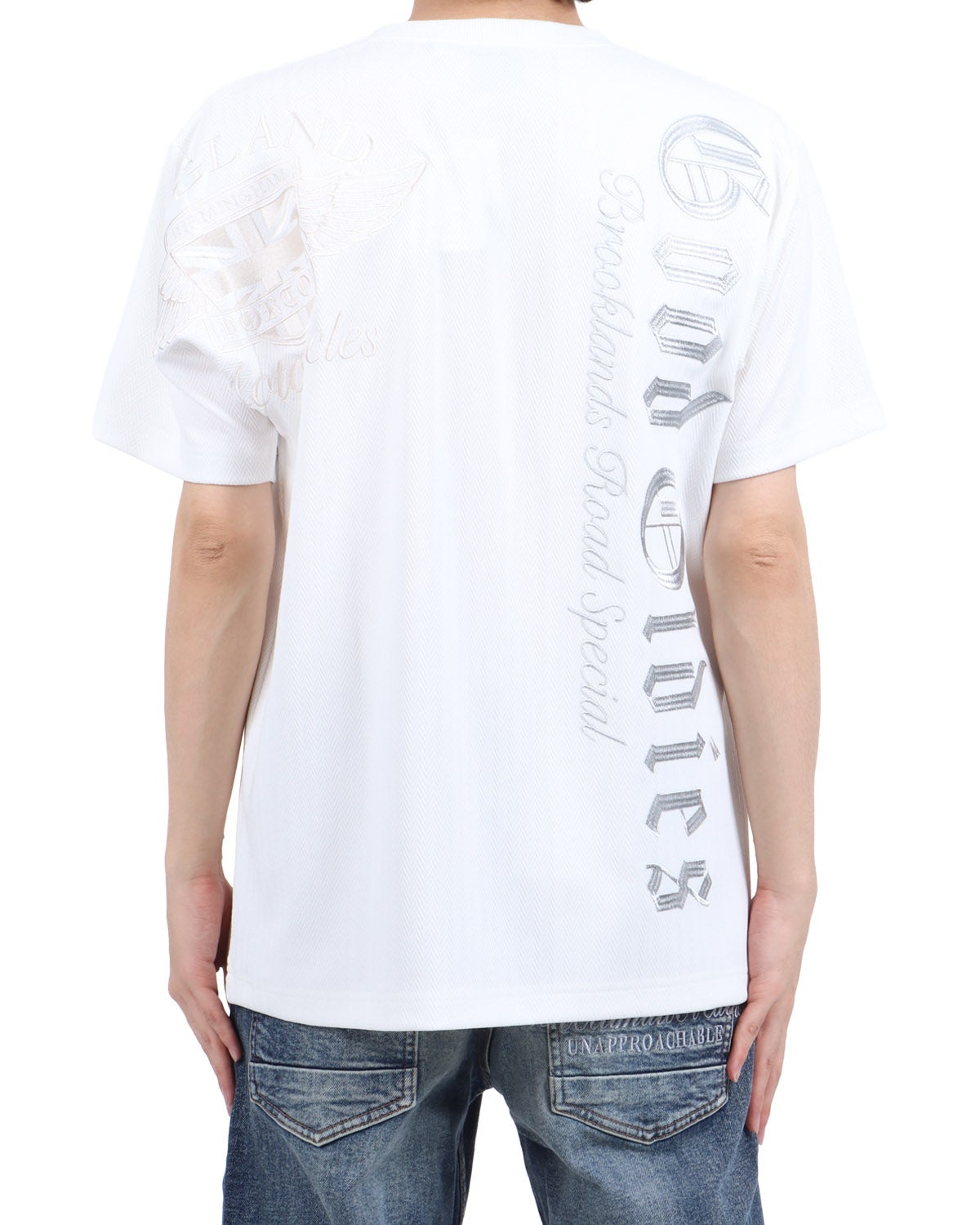 ホワイト：173cm63kg(Lサイズ着用)