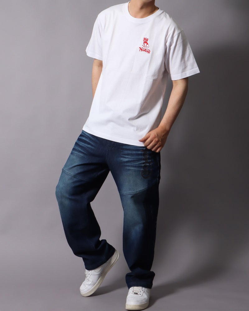 ホワイト：178cm/75kg(Lサイズ着用）