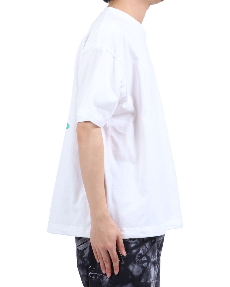 ホワイト：173cm63kg(Lサイズ着用)