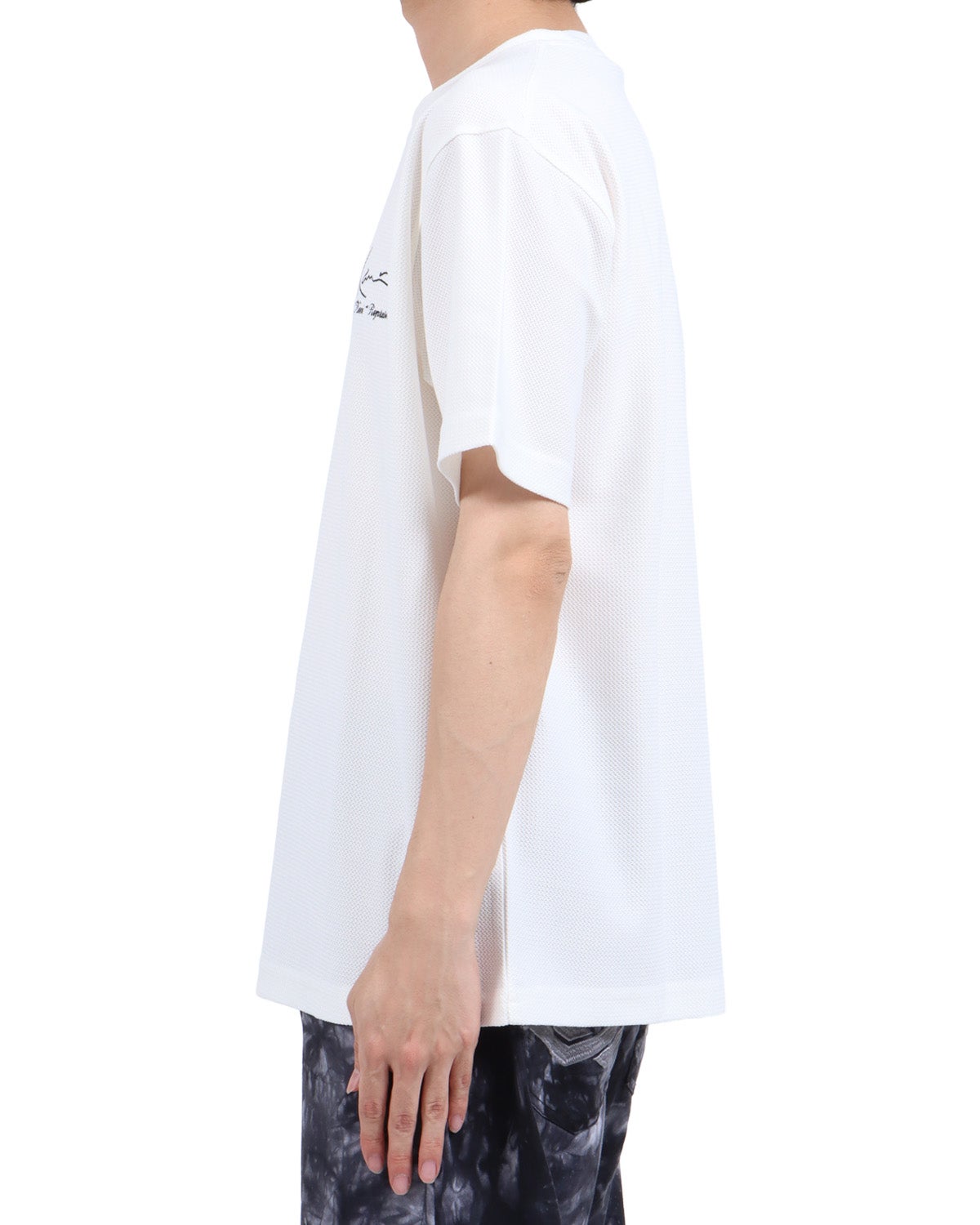 ホワイト：173cm63kg(Lサイズ着用)