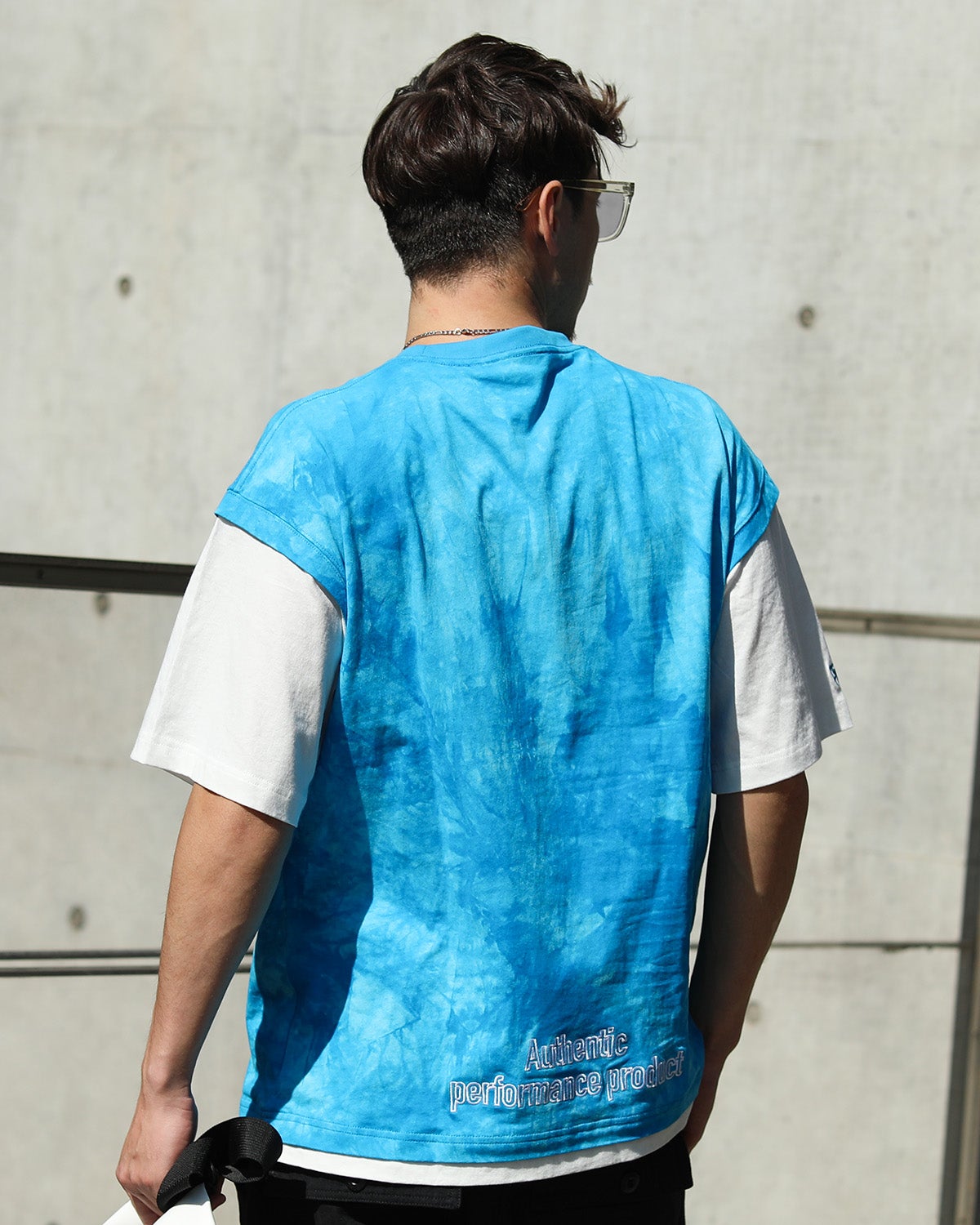 ターコイズ：180cm/70kg(Lサイズ着用)