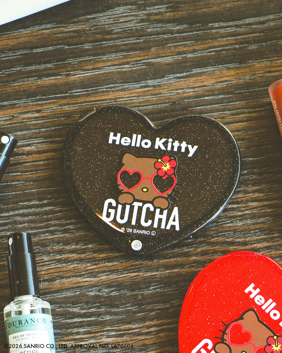 GOTCHA] 日焼け ハローキティ 折りたたみミラー | PEET ONLINE STORE