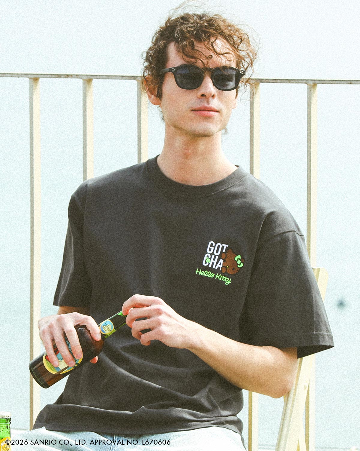 GOTCHA] 日焼け ハローキティ ビッグロゴ T | PEET ONLINE STORE