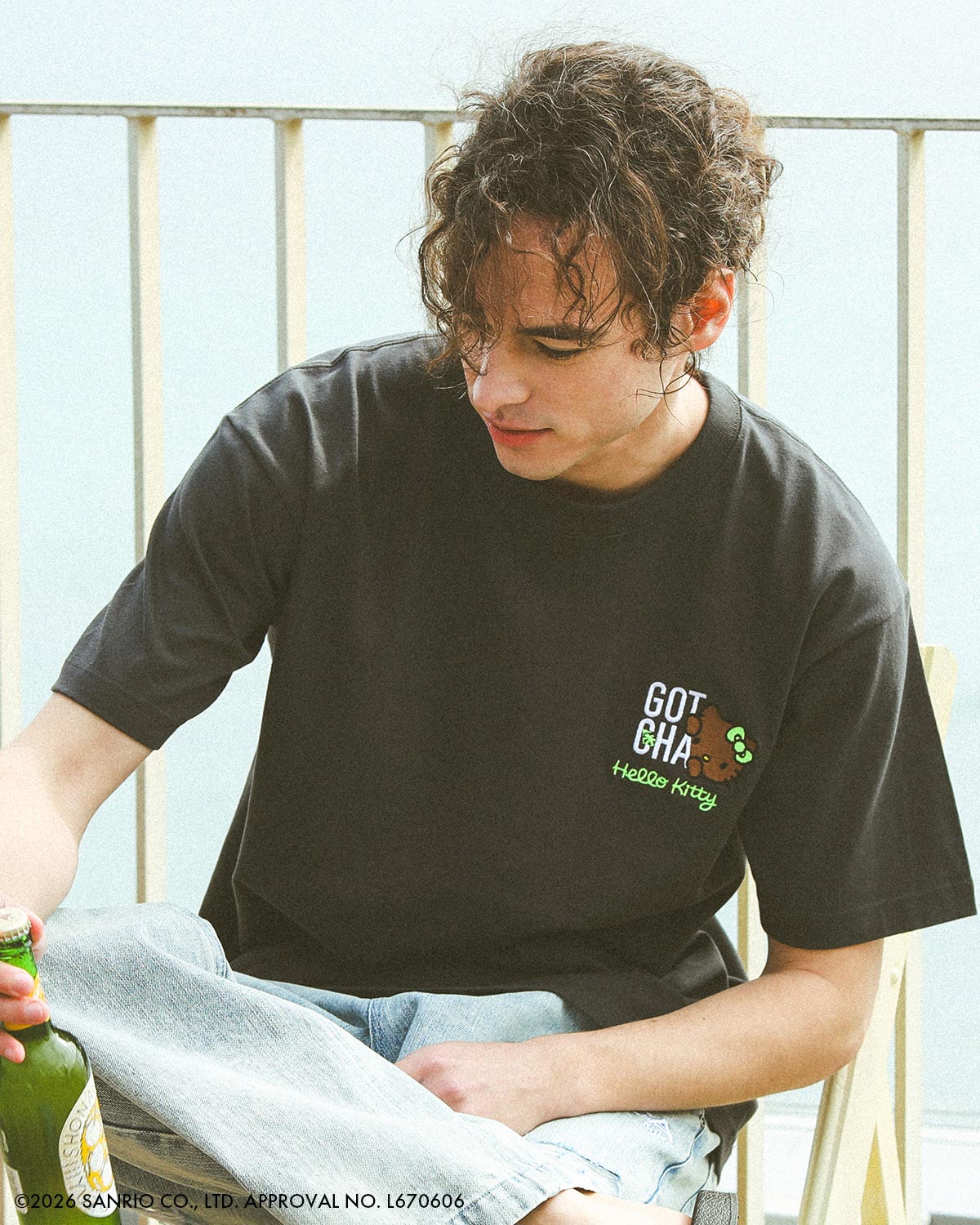 GOTCHA] 日焼け ハローキティ ビッグロゴ T | PEET ONLINE STORE