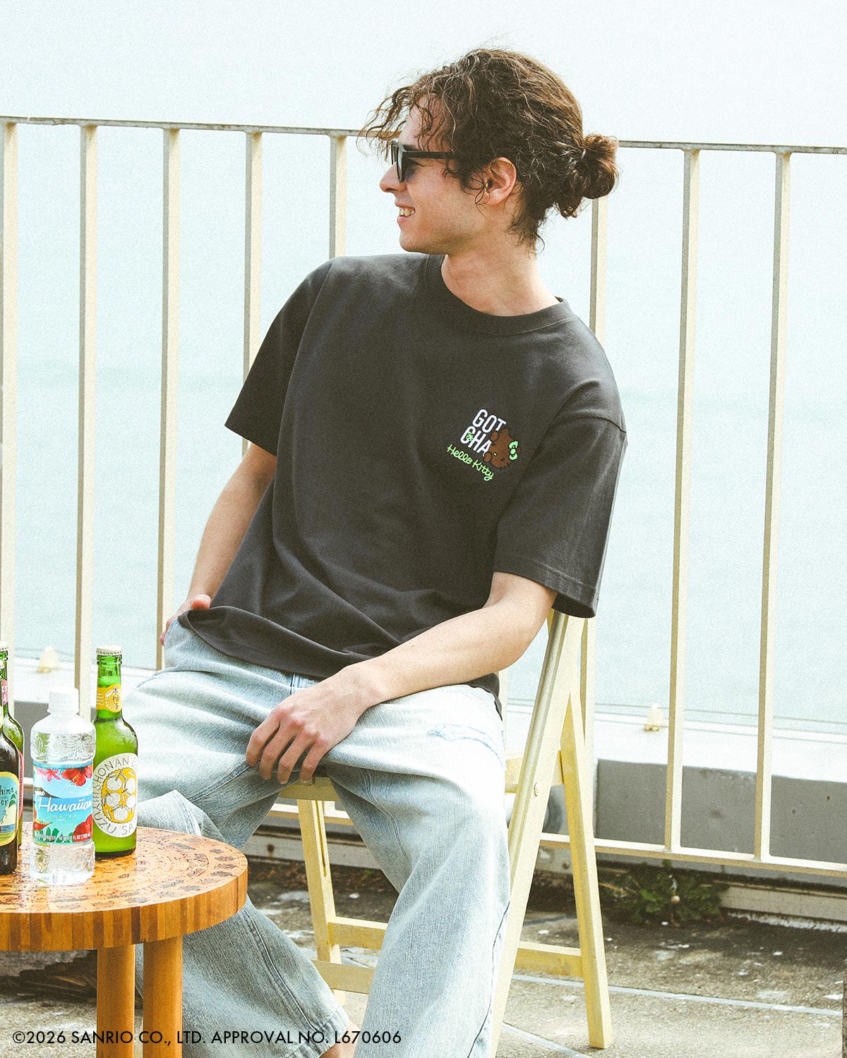 GOTCHA] 日焼け ハローキティ ビッグロゴ T | PEET ONLINE STORE