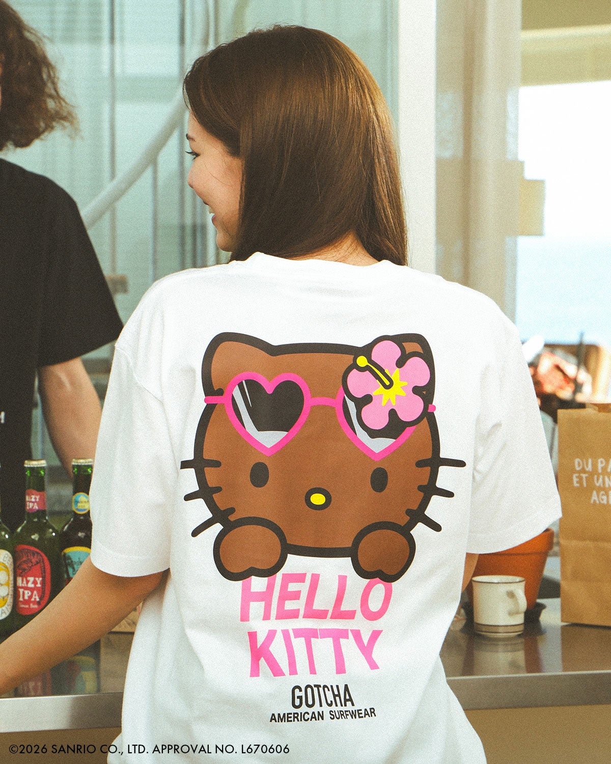 GOTCHA] 日焼け ハローキティ ビッグロゴ T | PEET ONLINE STORE