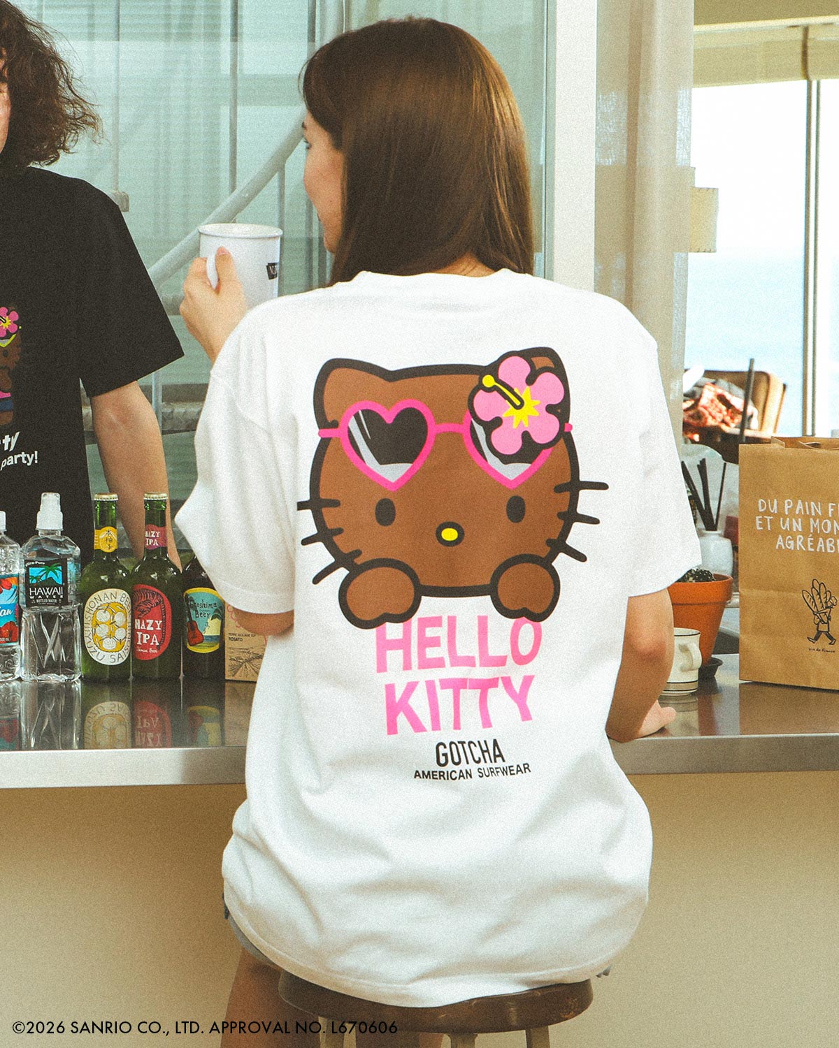 GOTCHA] 日焼け ハローキティ ビッグロゴ T | PEET ONLINE STORE