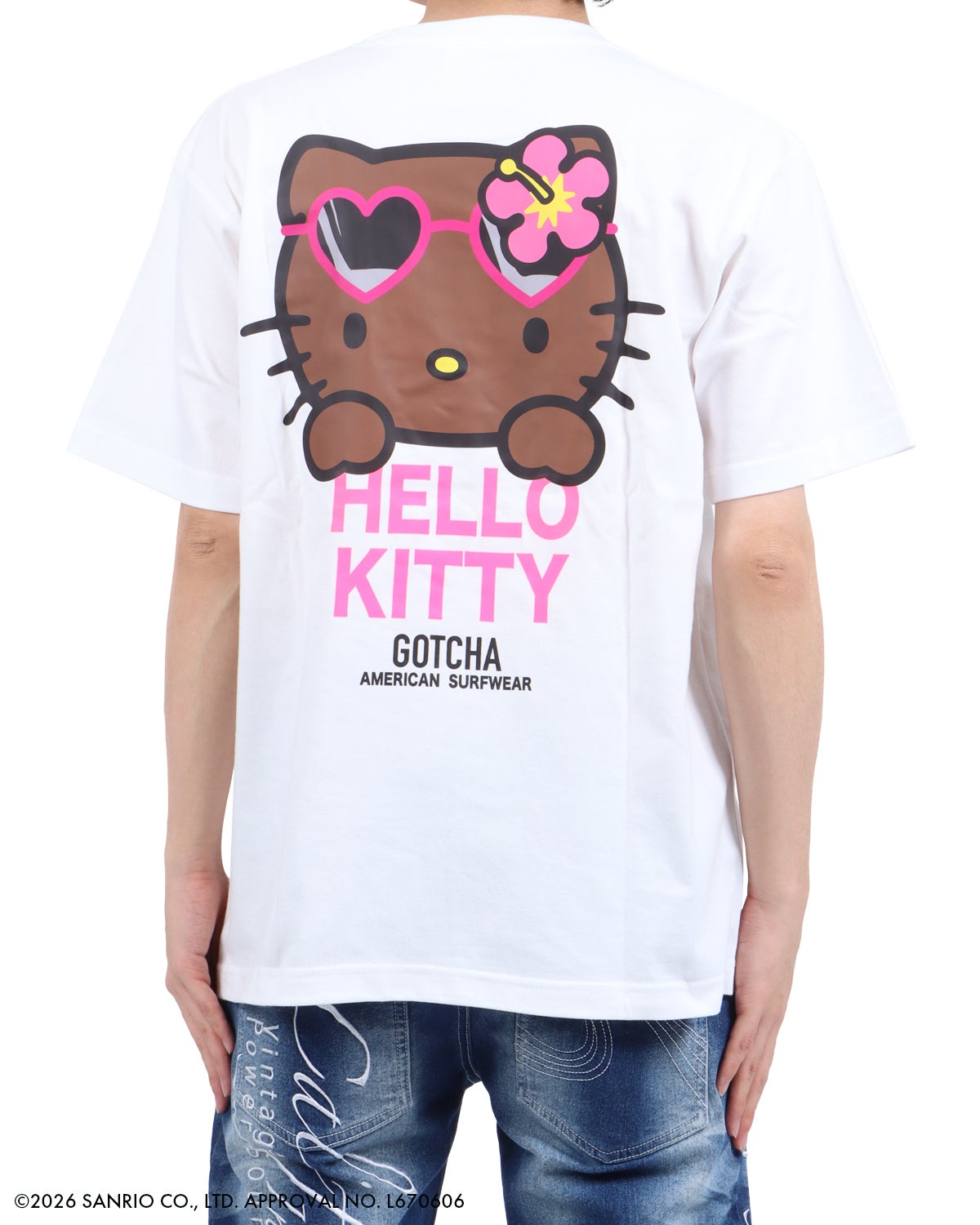 GOTCHA] 日焼け ハローキティ ビッグロゴ T | PEET ONLINE STORE