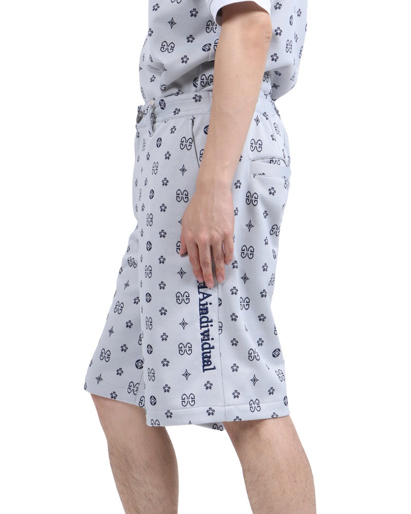 ホワイト：173cm63kg(Lサイズ着用)