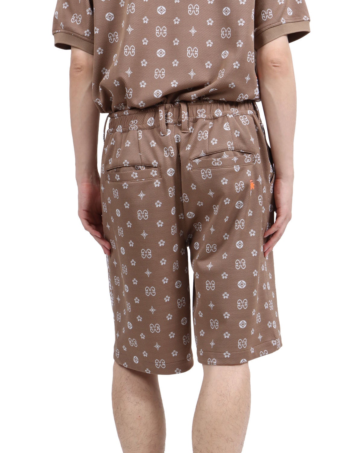 ベージュ：173cm63kg(Lサイズ着用)