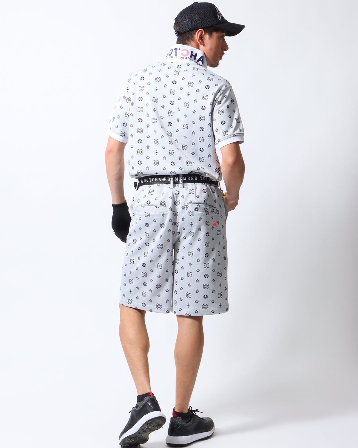 ホワイト:180cm70kg(Lサイズ着用)