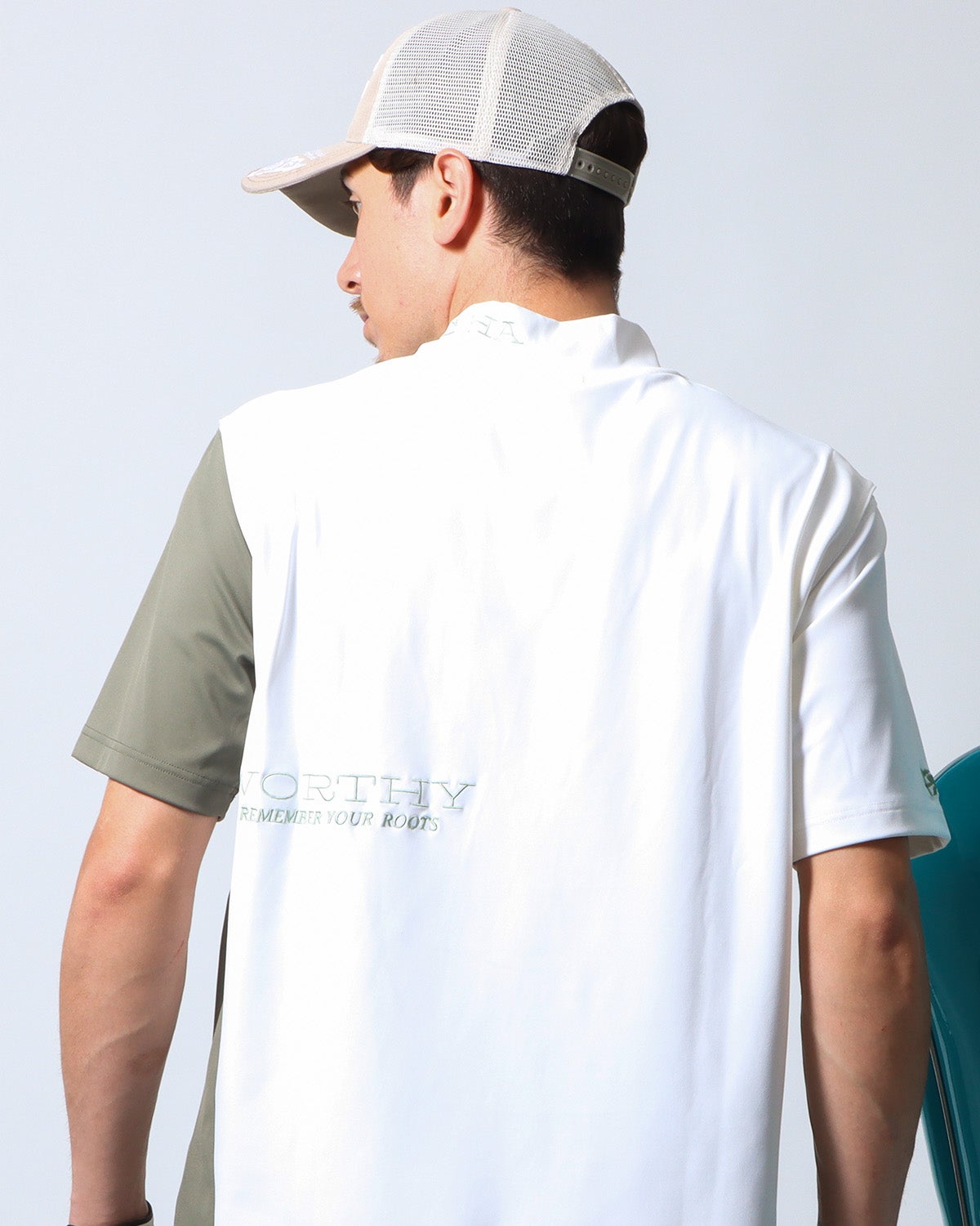 ホワイト：180cm/70kg(Lサイズ着用)