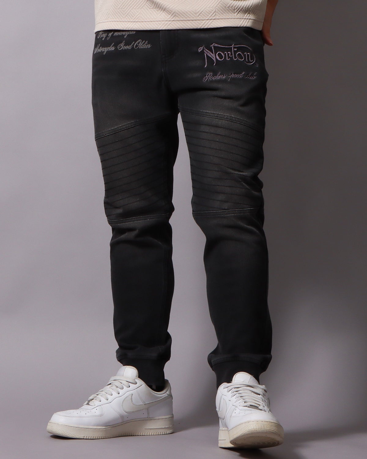 ブラック：178cm/75kg(Lサイズ着用)