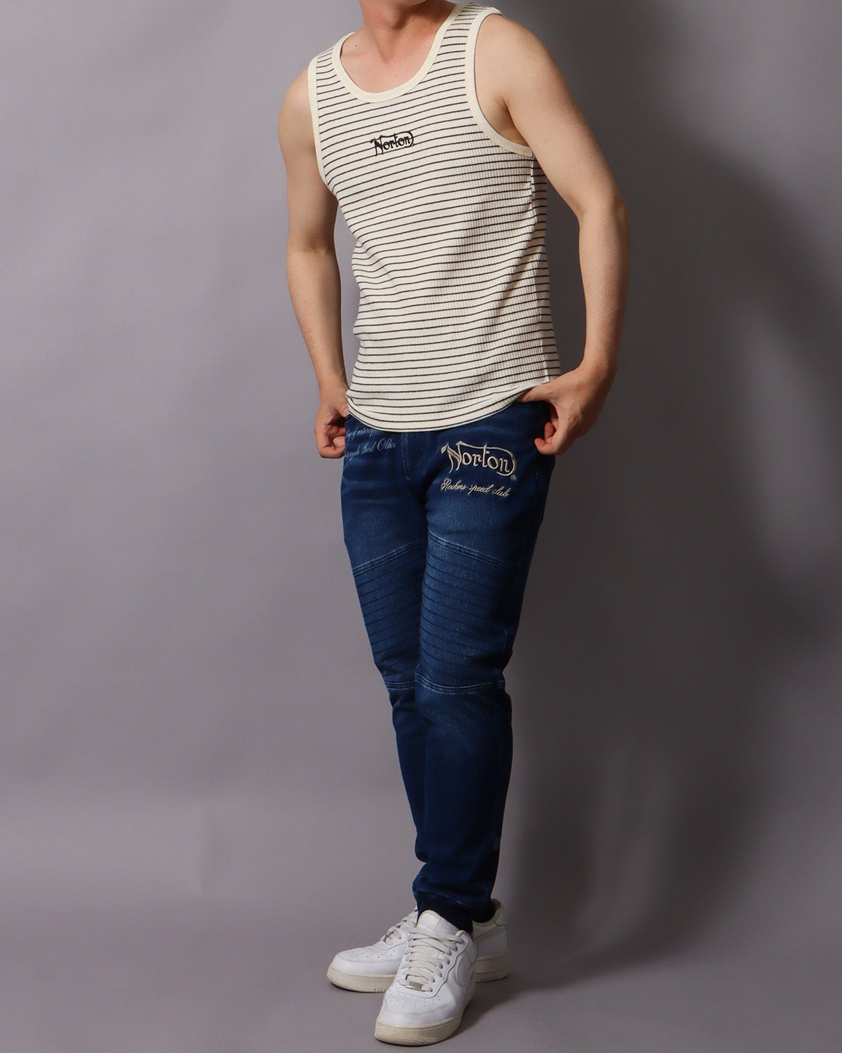 ホワイト：178cm/75kg(Lサイズ着用)