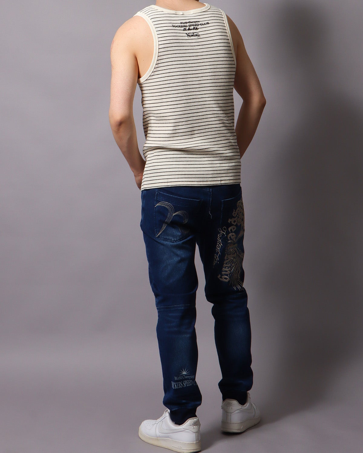 ホワイト：178cm/75kg(Lサイズ着用)