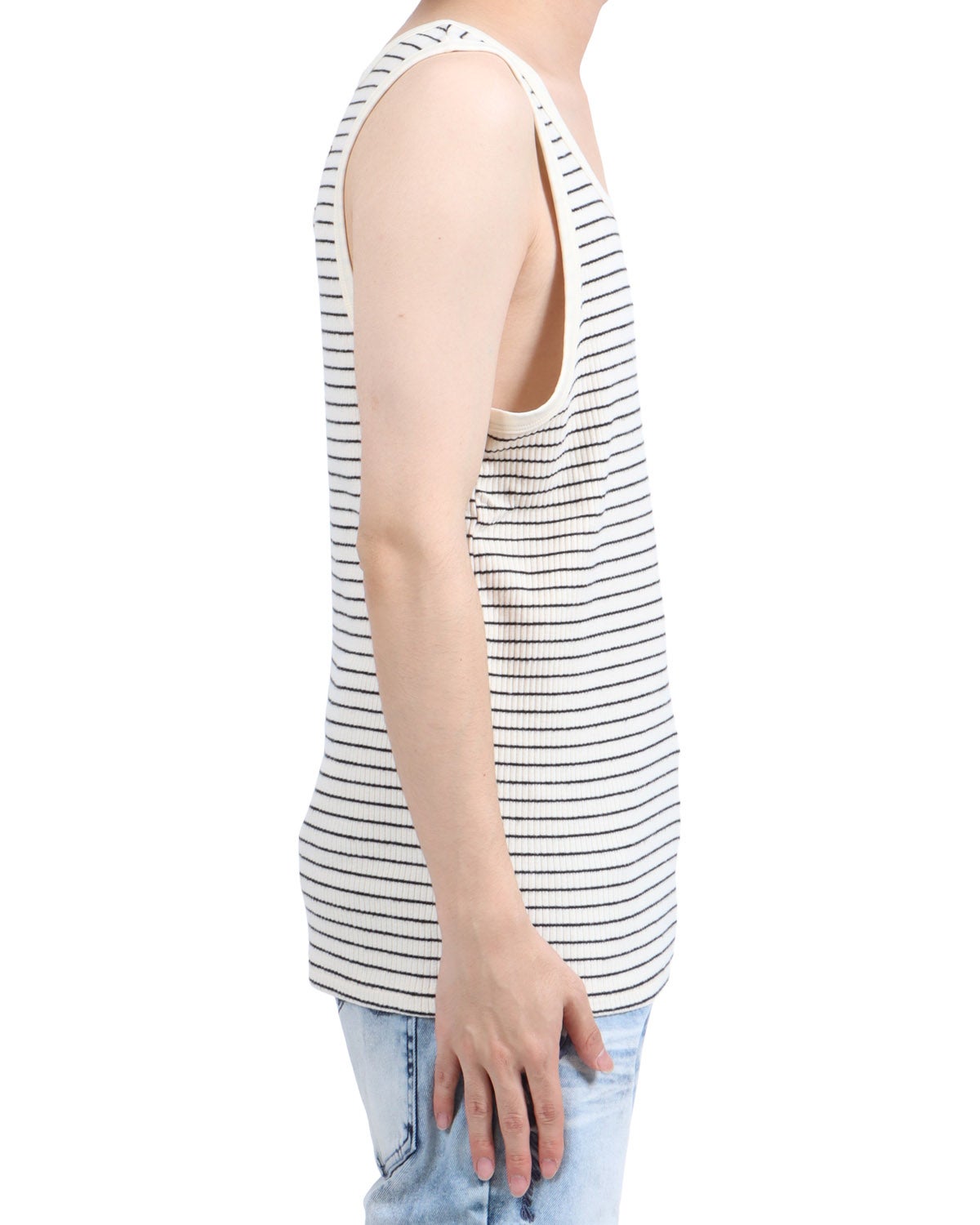 ホワイト：173cm63kg(Lサイズ着用)