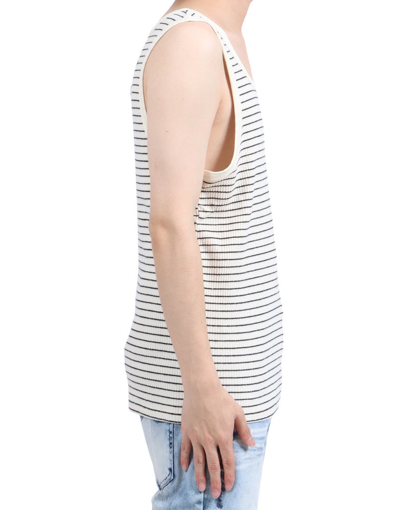 ホワイト：173cm63kg(Lサイズ着用)