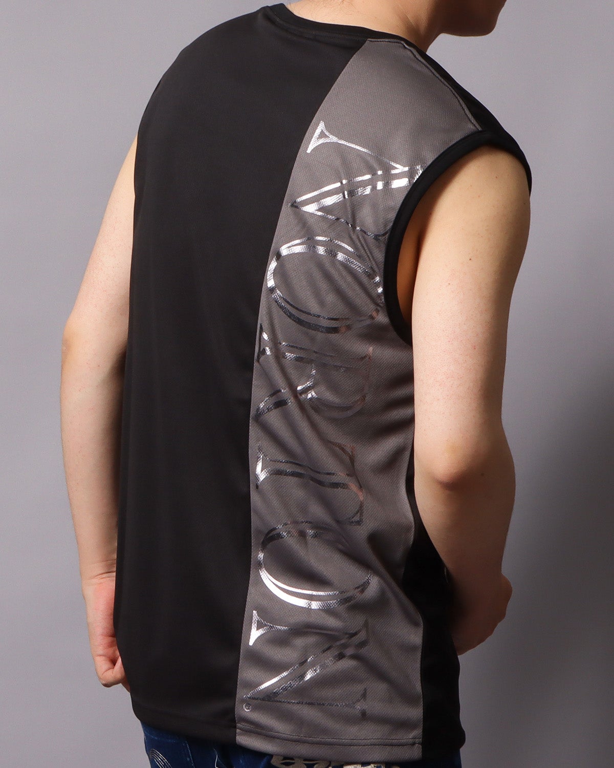 ブラック：178cm/75kg(Lサイズ着用)